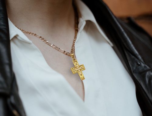 Gold Cross Necklaces: 5 Reasons Why Handmade Jewelry Is Better Than Factory-Made Jewelry